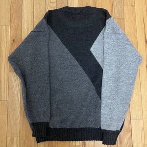 Men's Colorblock Grey Crewneck Sweater